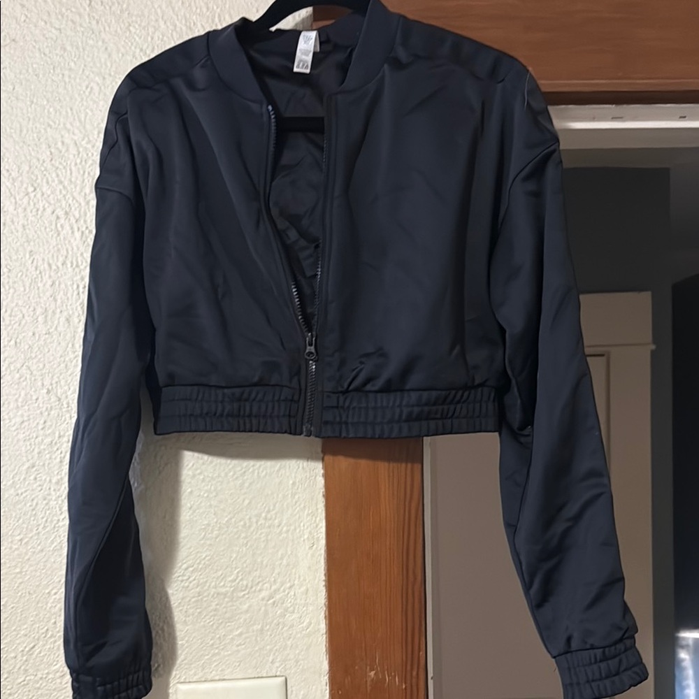 ALO Yoga Black Bomber Jacket Cropped Lightweight